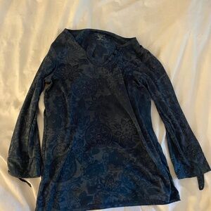Henley shirt women’s blue size small with button details